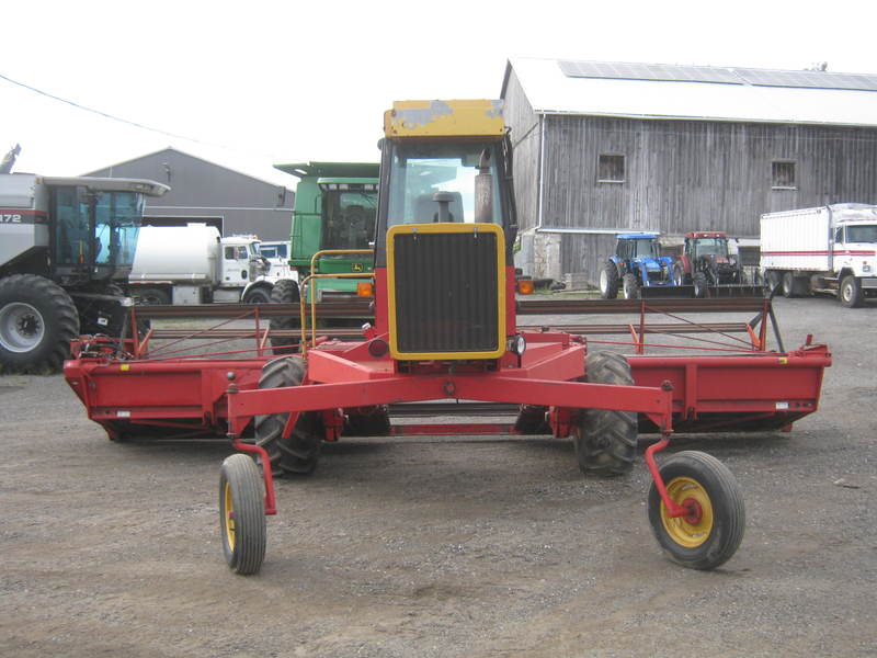 Combines & Harvesting Equipment  Versatile 4400 Swather  Photo